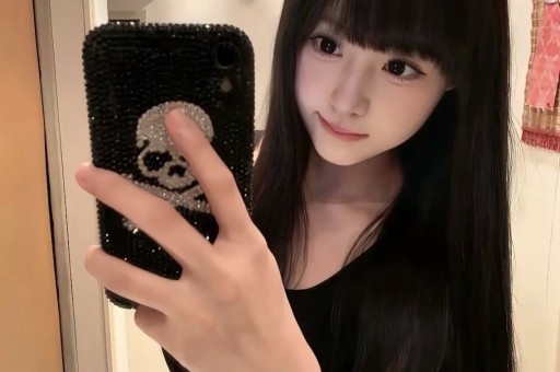 一天4个瓜景甜被曝、Coco冻卵、顶流小花新恋情都是大瓜