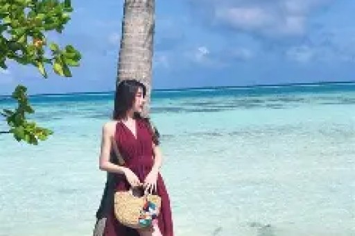 娱乐圈连环瓜：肖奈被传频接站台、牙疼小花被“牺牲”、长腿格格相亲走过场？
